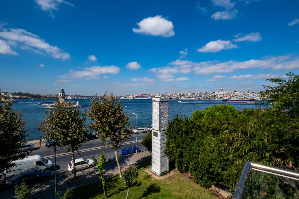 Üsküdar Salacakta Kızkulesine En Yakın Manzaralı Müstakil Villa