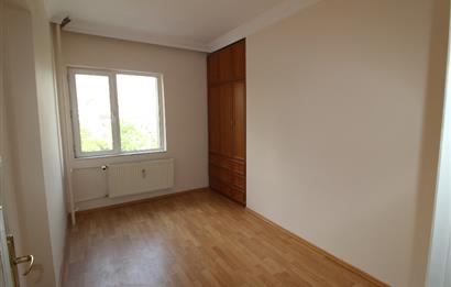KOŞUYOLU MAH. 24 SAAT GÜVENLİKLİ SİTEDE TEMİZ BAKIMLI FERAH 3+1