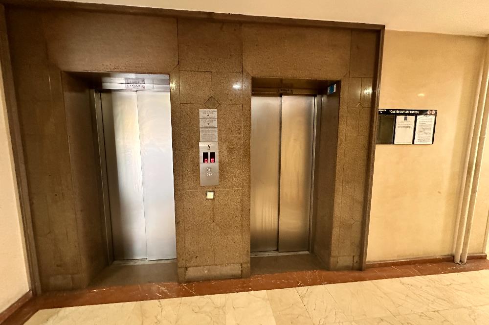 Ataşehir Gardenya Plaza da Bakımlı 5 Bölüm Ofis KAÇIRMAYIN