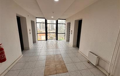 Ataşehir Gardenya Plaza da Bakımlı 5 Bölüm Ofis KAÇIRMAYIN