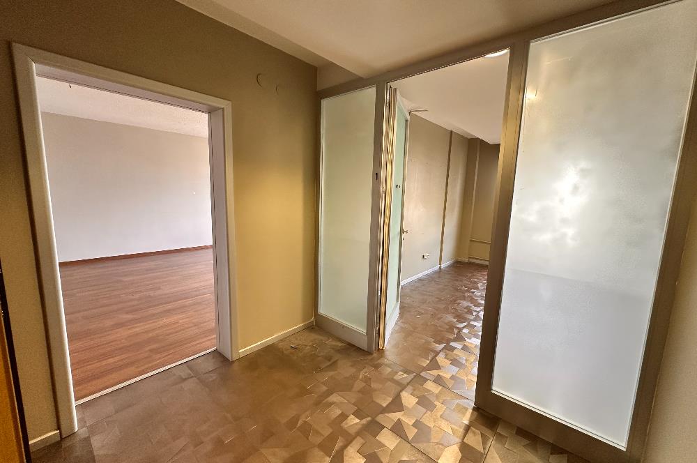 Ataşehir Gardenya Plaza da Bakımlı 5 Bölüm Ofis KAÇIRMAYIN