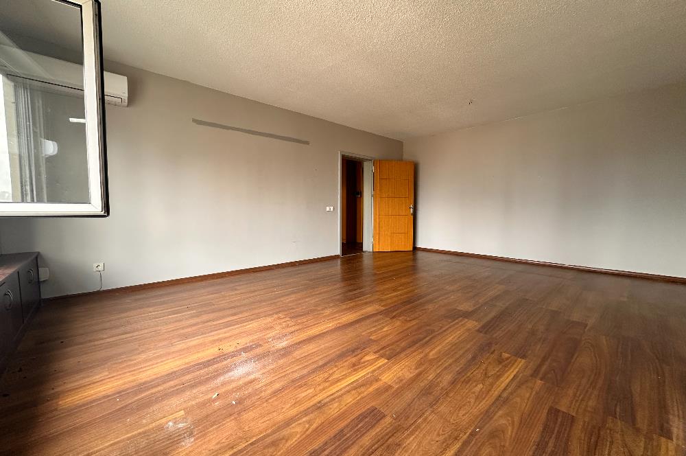 Ataşehir Gardenya Plaza da Bakımlı 5 Bölüm Ofis KAÇIRMAYIN