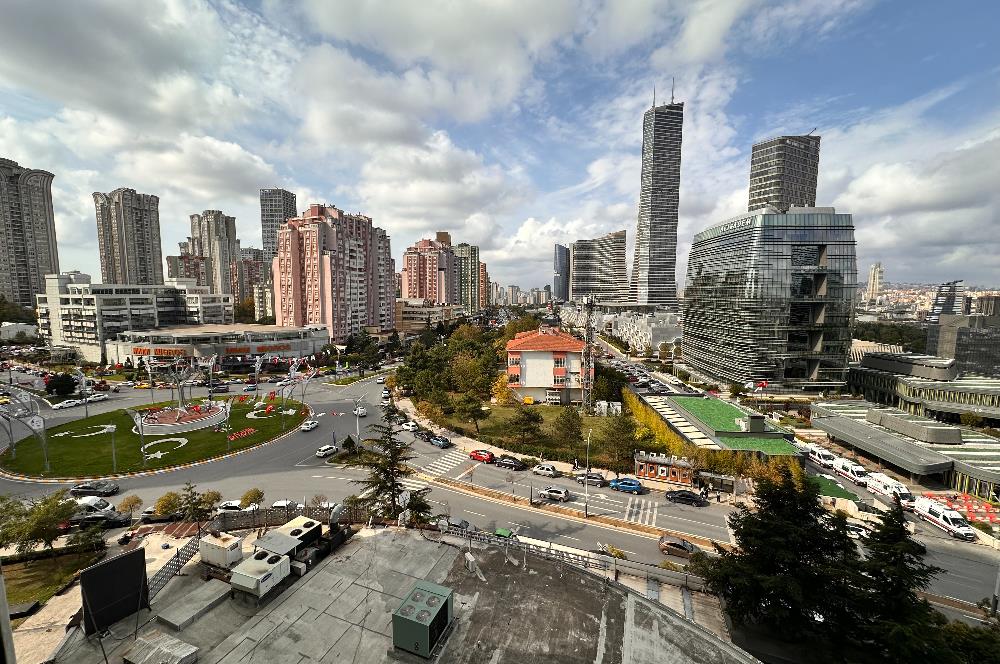 Ataşehir Gardenya Plaza da Bakımlı 5 Bölüm Ofis KAÇIRMAYIN