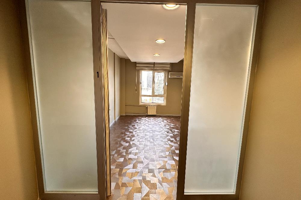 Ataşehir Gardenya Plaza da Bakımlı 5 Bölüm Ofis KAÇIRMAYIN