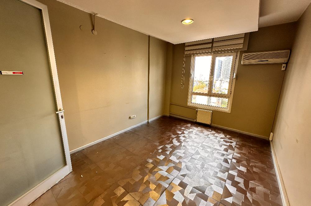 Ataşehir Gardenya Plaza da Bakımlı 5 Bölüm Ofis KAÇIRMAYIN