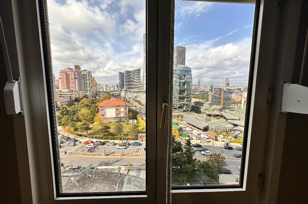 Ataşehir Gardenya Plaza da Bakımlı 5 Bölüm Ofis KAÇIRMAYIN