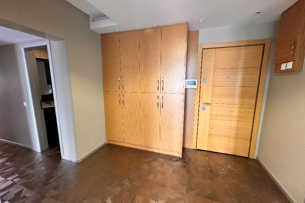 Ataşehir Gardenya Plaza da Bakımlı 5 Bölüm Ofis KAÇIRMAYIN