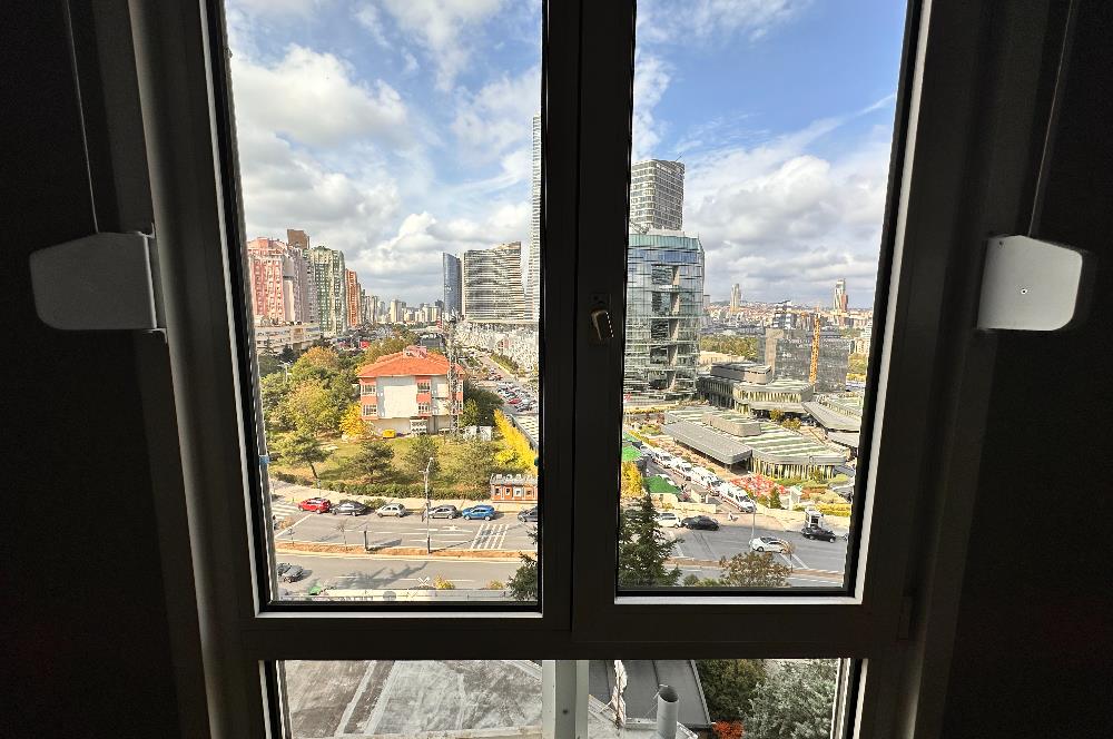 Ataşehir Gardenya Plaza da Bakımlı 5 Bölüm Ofis KAÇIRMAYIN