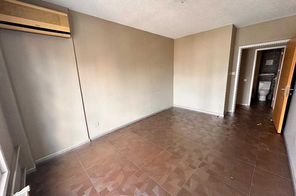 Ataşehir Gardenya Plaza da Bakımlı 5 Bölüm Ofis KAÇIRMAYIN