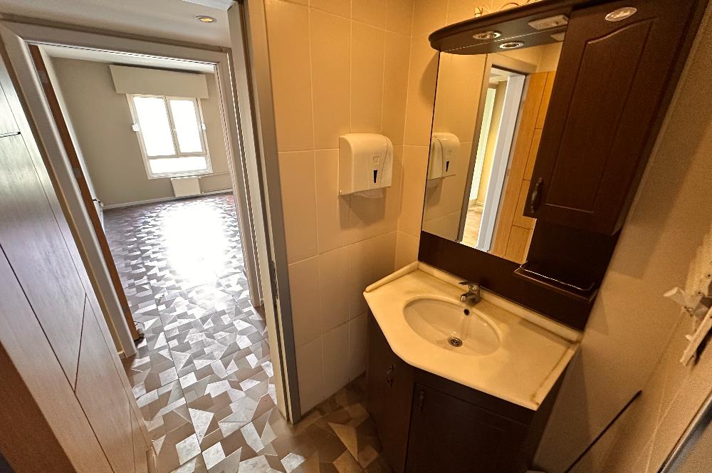 Ataşehir Gardenya Plaza da Bakımlı 5 Bölüm Ofis KAÇIRMAYIN