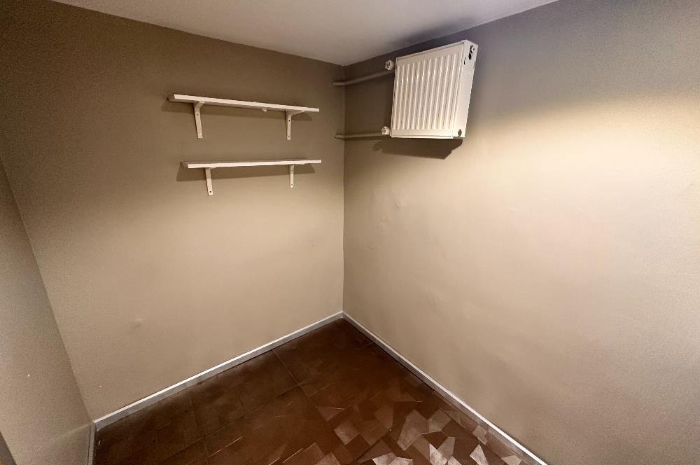 Ataşehir Gardenya Plaza da Bakımlı 5 Bölüm Ofis KAÇIRMAYIN