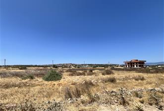 GÖMEÇ KEMALPAŞADA DENİZE YAKIN 400 M² KÖŞE PARSEL 