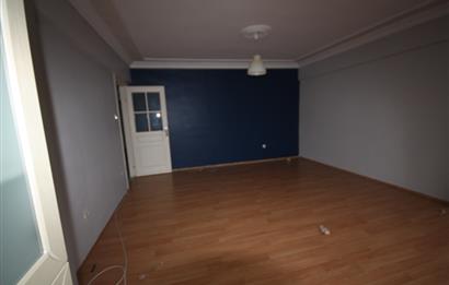 KOŞUYOLU MURAT SİTESİNDE KONUMU BAKIMINDAN MÜKEMMEL ,KÖŞE DAİRE