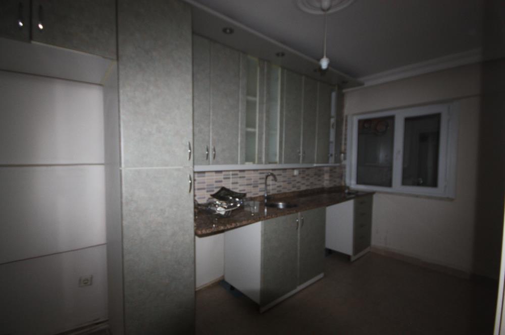 KOŞUYOLU MURAT SİTESİNDE KONUMU BAKIMINDAN MÜKEMMEL ,KÖŞE DAİRE