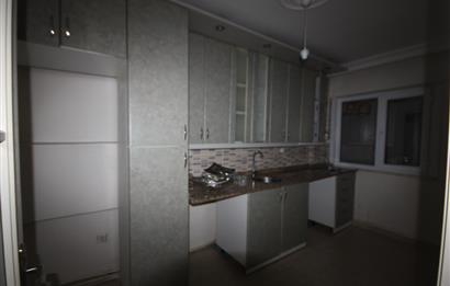 KOŞUYOLU MURAT SİTESİNDE KONUMU BAKIMINDAN MÜKEMMEL ,KÖŞE DAİRE