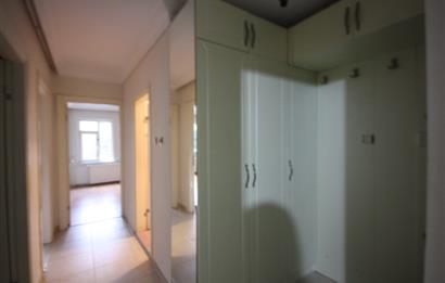 KOŞUYOLU MURAT SİTESİNDE KONUMU BAKIMINDAN MÜKEMMEL ,KÖŞE DAİRE