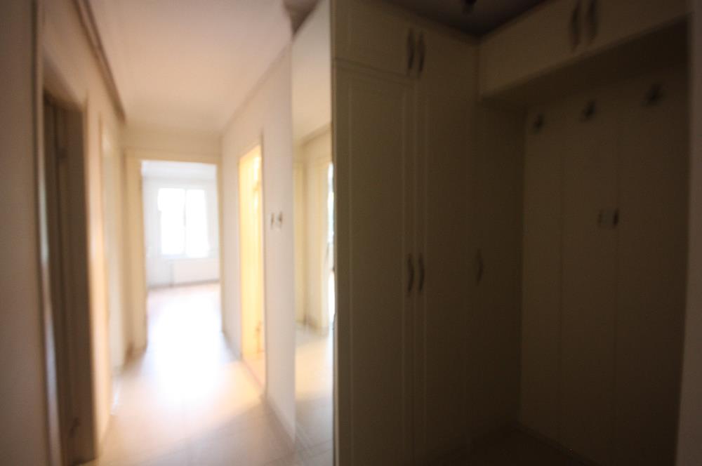 KOŞUYOLU MURAT SİTESİNDE KONUMU BAKIMINDAN MÜKEMMEL ,KÖŞE DAİRE