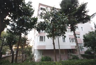KOŞUYOLU MURAT SİTESİNDE KONUMU BAKIMINDAN MÜKEMMEL ,KÖŞE DAİRE