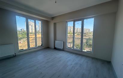 AHMET YESEVİ CADDE ÜZERİ HARİKA LOKASYONDA SIFIR 3+2 DUBLEKS