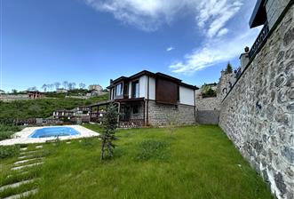 CENTURY21 UZMANDAN UĞURLU DA HAVUZLU ÖZEL TASARIM SATILIK VİLLA