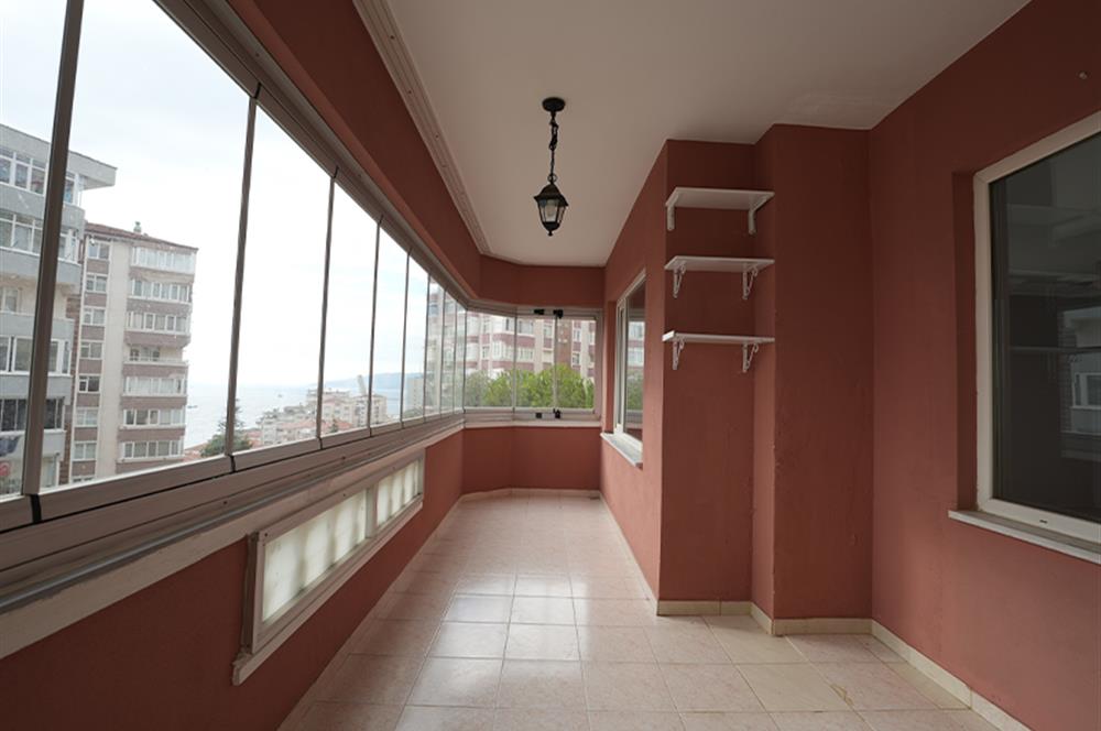 C21 Cius; Kökçam Sitesi'nde Deniz Manzaralı Ara Kat 3+1 Kiralık