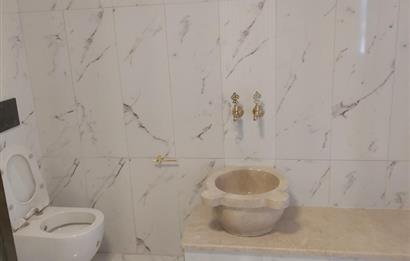 Balçova Çetin Emeç ‘te Körfez ve Dağ Manzaralı Lüks Triplex Villa