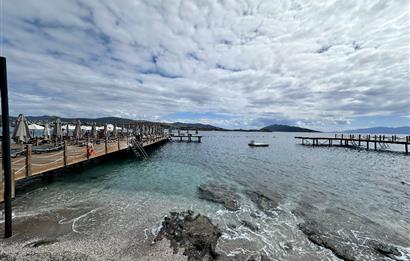 Bodrum Asarlık'ta Denize Sıfır, Markalı Bir Yaşam / 3+1 Dubleks