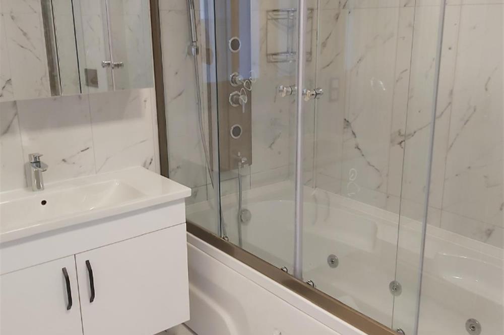 Balçova Çetin Emeç ‘te Körfez ve Dağ Manzaralı Lüks Triplex Villa