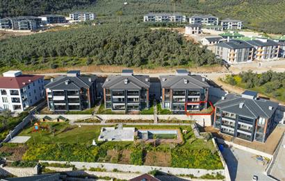 C21 Cius; Havuz ve Bahçeli Site İçerisinde Deniz Manzaralı Daire