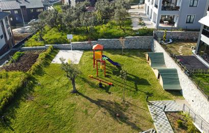 C21 Cius; Havuz ve Bahçeli Site İçerisinde Deniz Manzaralı Daire