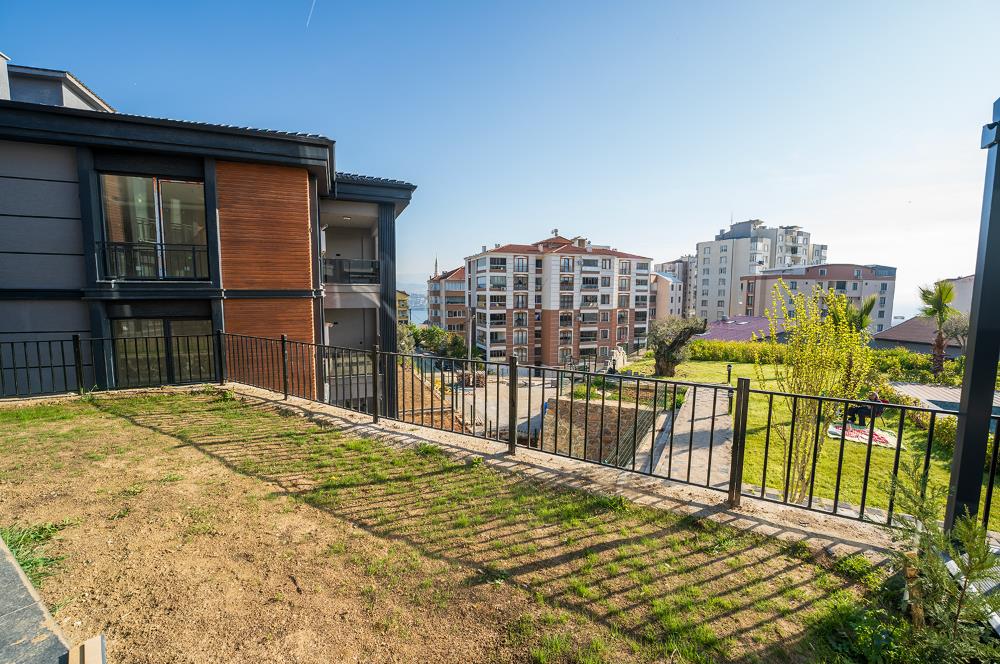 C21 Cius; Havuz ve Bahçeli Site İçerisinde Deniz Manzaralı Daire