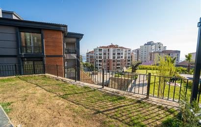 C21 Cius; Havuz ve Bahçeli Site İçerisinde Deniz Manzaralı Daire