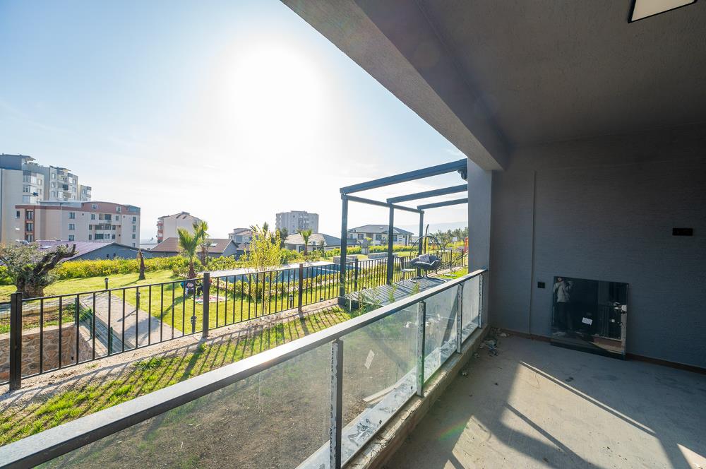 C21 Cius; Havuz ve Bahçeli Site İçerisinde Deniz Manzaralı Daire