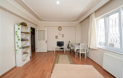C21 Cius; Kapalı Pazar Civarı 2+1 Satılık Köşe Daire