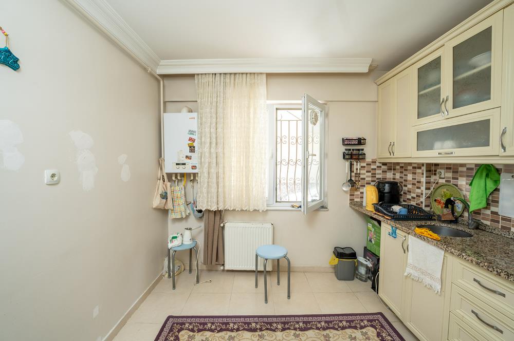 C21 Cius; Kapalı Pazar Civarı 2+1 Satılık Köşe Daire