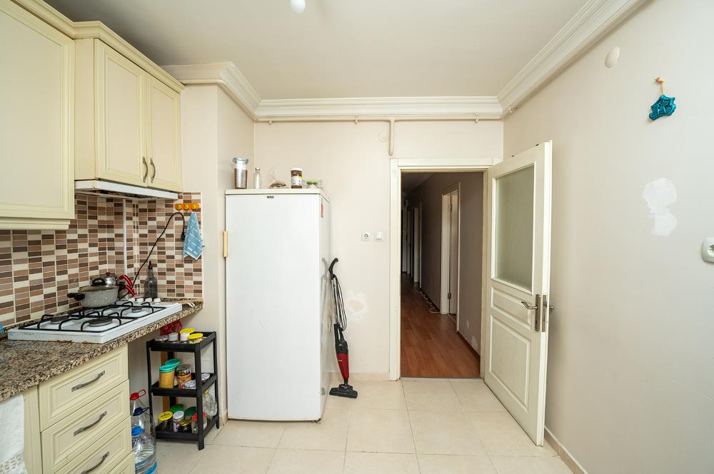 C21 Cius; Kapalı Pazar Civarı 2+1 Satılık Köşe Daire