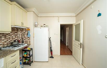 C21 Cius; Kapalı Pazar Civarı 2+1 Satılık Köşe Daire