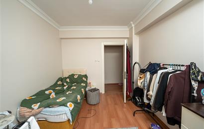 C21 Cius; Kapalı Pazar Civarı 2+1 Satılık Köşe Daire