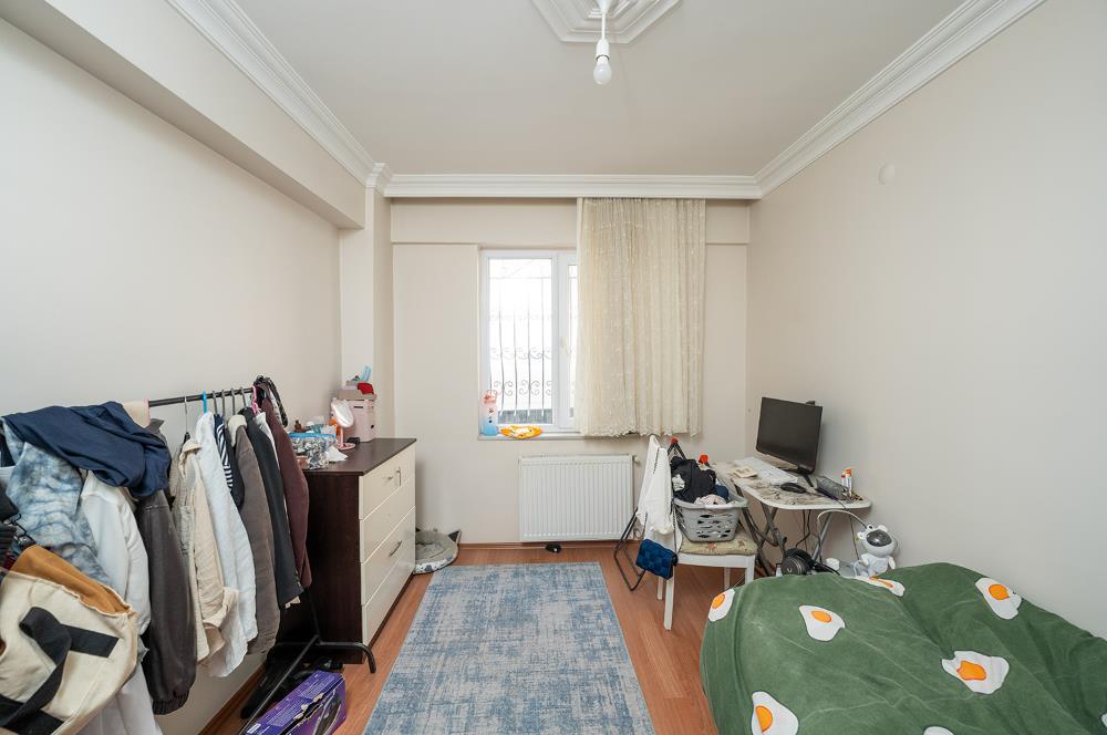 C21 Cius; Kapalı Pazar Civarı 2+1 Satılık Köşe Daire