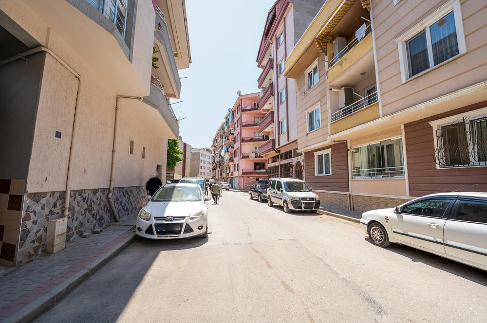 C21 Cius; Kapalı Pazar Civarı 2+1 Satılık Köşe Daire