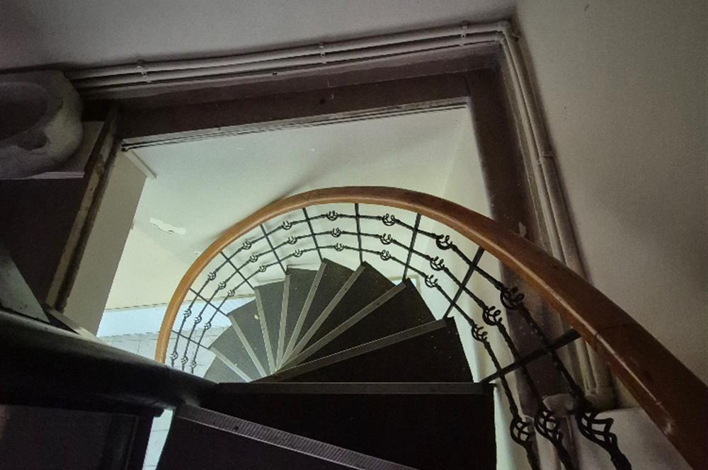 Ortaköy Merkez 160 m2 Depolu 2,5 katlı Kiralık Dükkan