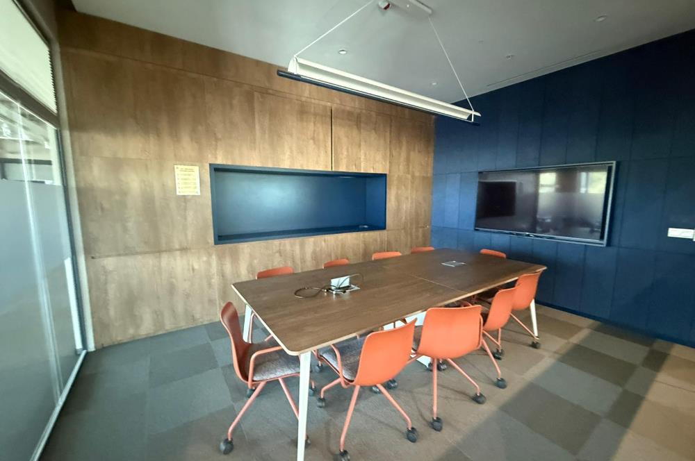 Vadistanbul Kiralık Ofis 991m2+100m2 Teraslı Eşyalı Ofis Skyland