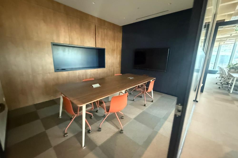 Vadistanbul Kiralık Ofis 991m2+100m2 Teraslı Eşyalı Ofis Skyland