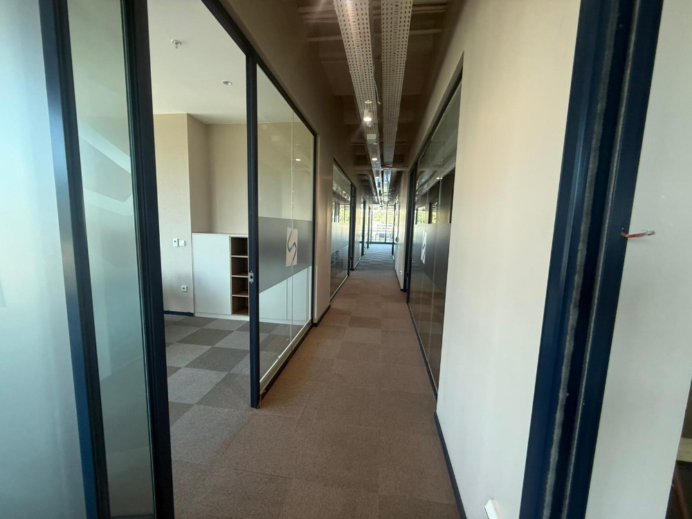 Vadistanbul Kiralık Ofis 991m2+100m2 Teraslı Eşyalı Ofis Skyland