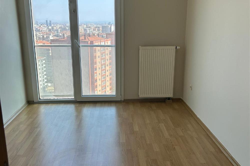 KRİSTALŞEHİR METROBÜSE KOMŞU 3+1 GENİŞ SATILIK DAİRE