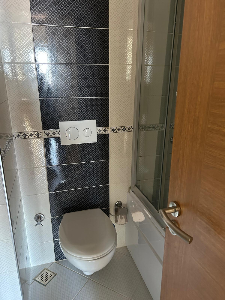 KRİSTALŞEHİR METROBÜSE KOMŞU 3+1 GENİŞ SATILIK DAİRE
