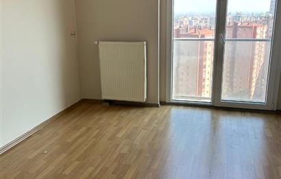 KRİSTALŞEHİR METROBÜSE KOMŞU 3+1 GENİŞ SATILIK DAİRE