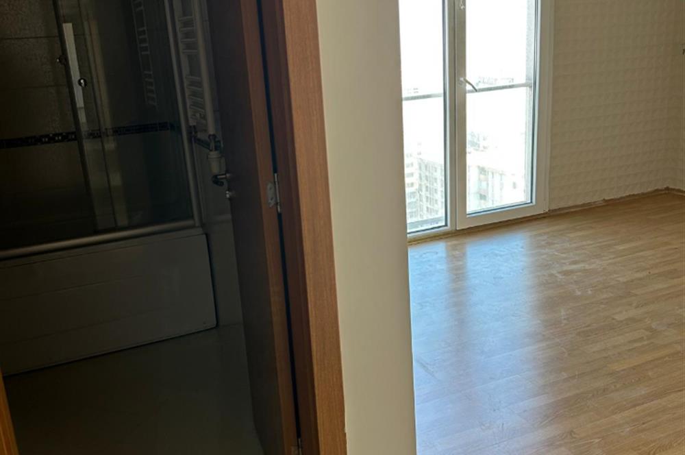 KRİSTALŞEHİR METROBÜSE KOMŞU 3+1 GENİŞ SATILIK DAİRE