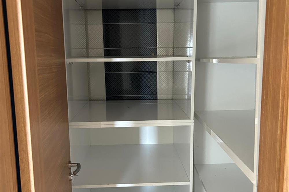 KRİSTALŞEHİR METROBÜSE KOMŞU 3+1 GENİŞ SATILIK DAİRE