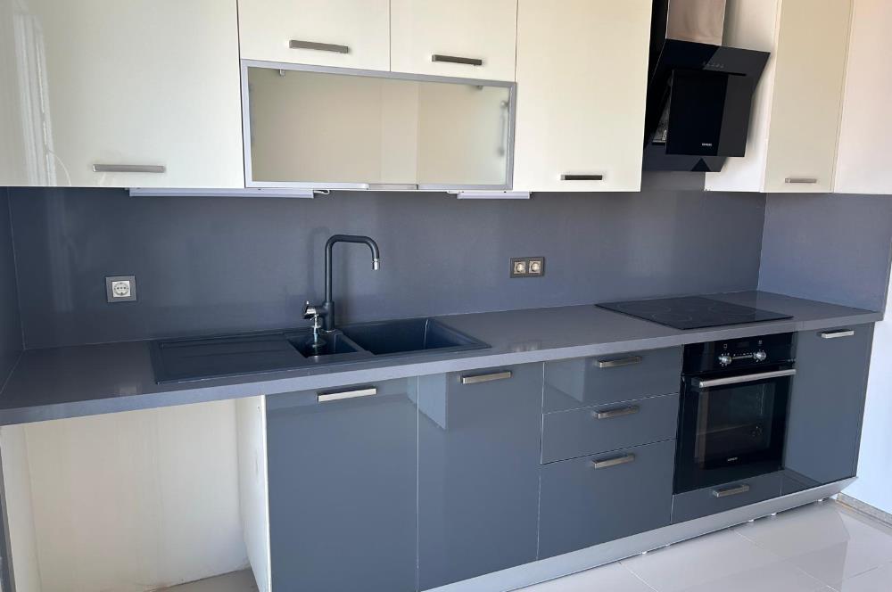 KRİSTALŞEHİR METROBÜSE KOMŞU 3+1 GENİŞ SATILIK DAİRE